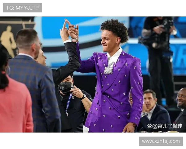 KD谈小贾巴里训练风格:他始终坚持做自己而非模仿他人 KD谈小贾巴里训练风格:他始终坚持做自己而非模仿他人